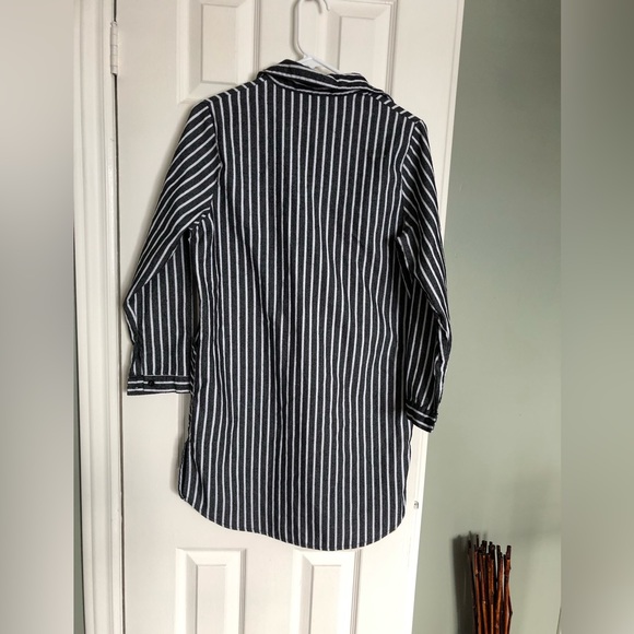 Gently worn - women top - Picture 2 of 2